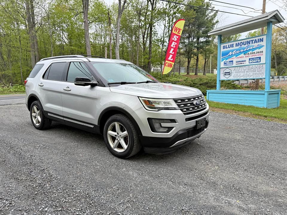 2017 Ford Explorer XLT SUV