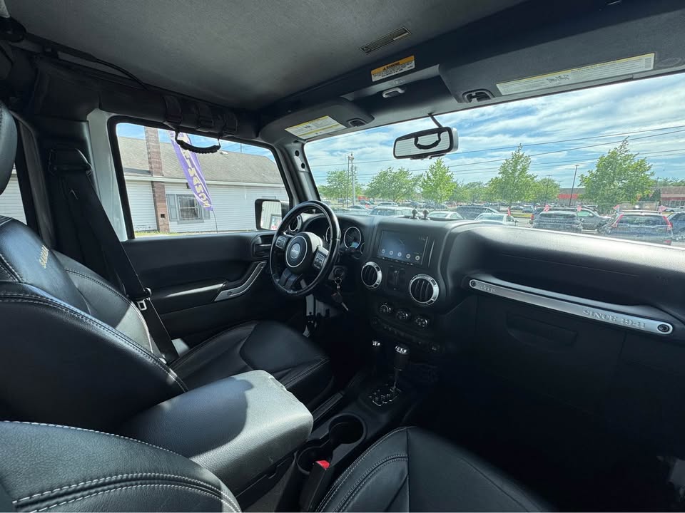 2013 Jeep Wrangler Unlimited Sahara - Photo 12