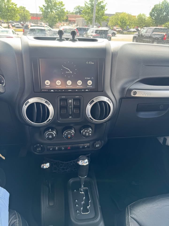 2013 Jeep Wrangler Unlimited Sahara - Photo 17