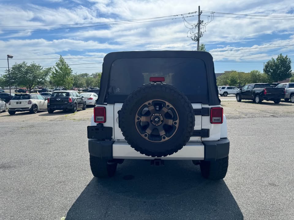 2013 Jeep Wrangler Unlimited Sahara - Photo 7
