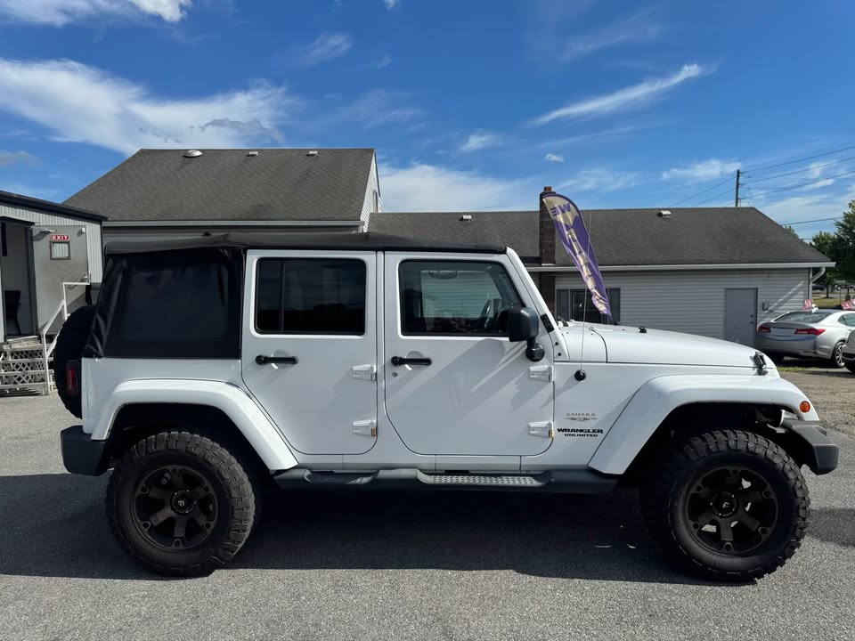 2013 Jeep Wrangler Unlimited Sahara - Photo 9
